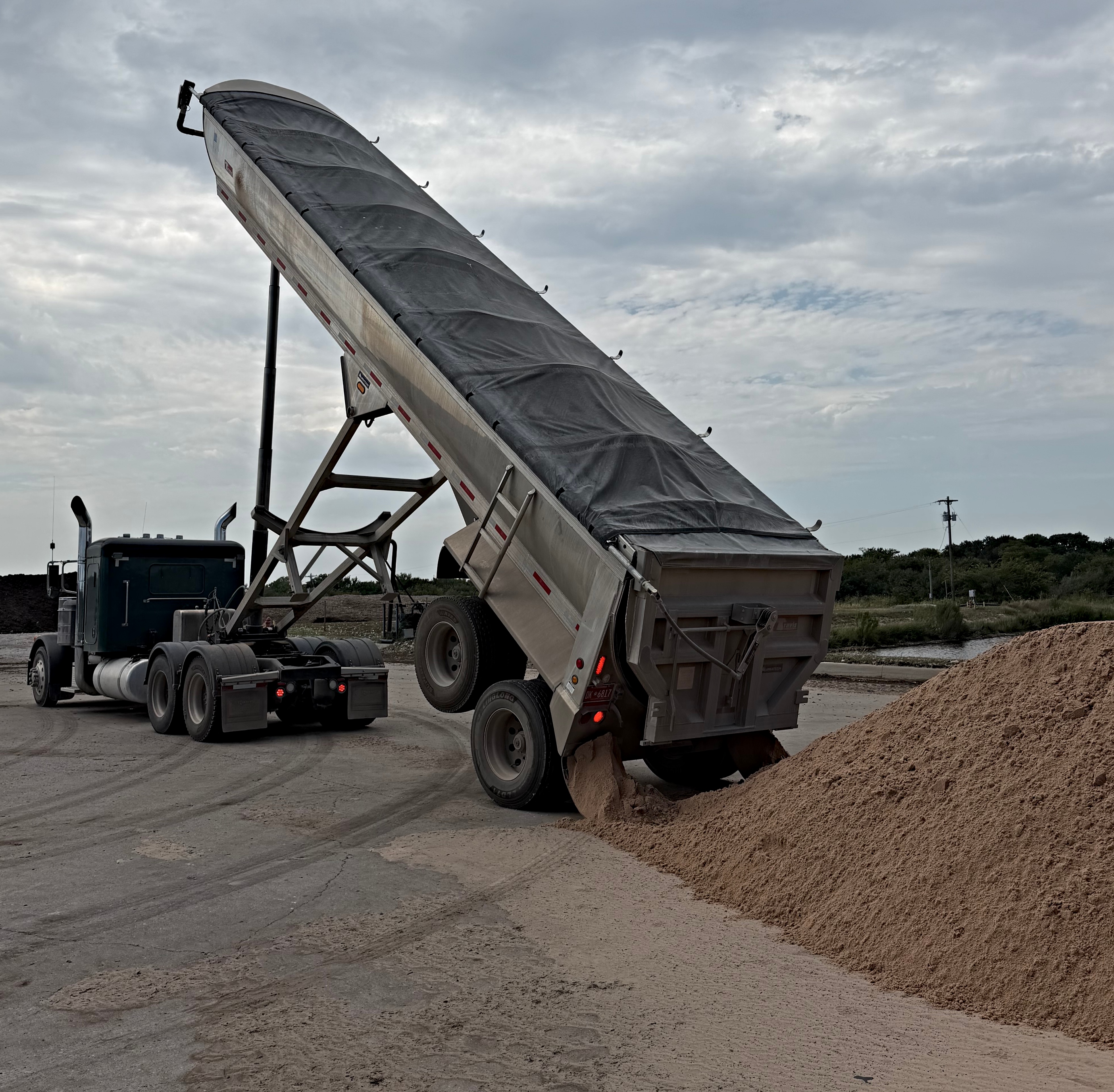 Peterbuilt Offloading